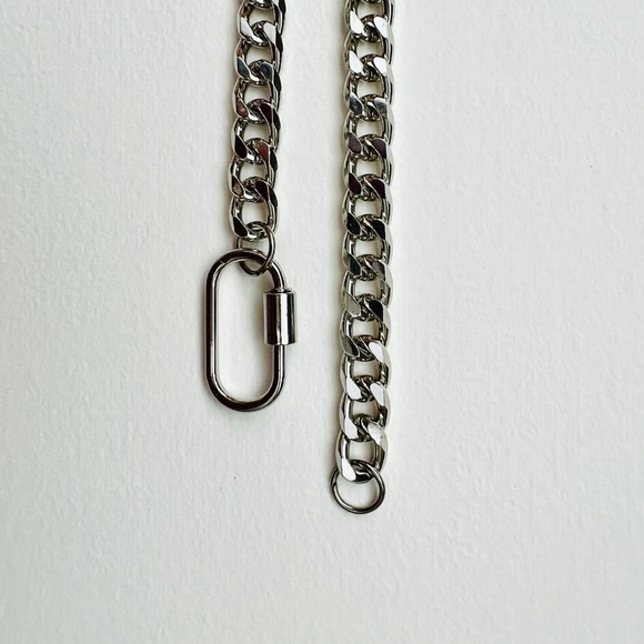 Men's chunky silver tone carabiner necklace on cuban chain of choice - Picture 3 of 3